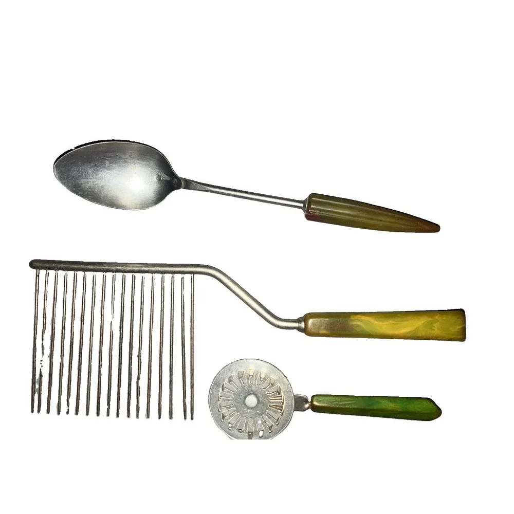 VTG 3 Lot Of Bakelite Kitchen Utensils Green Pie Crimper Cake Slicer Lg Spoon